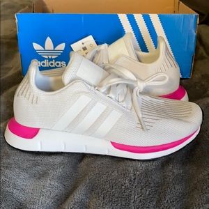 Adidas swift run J